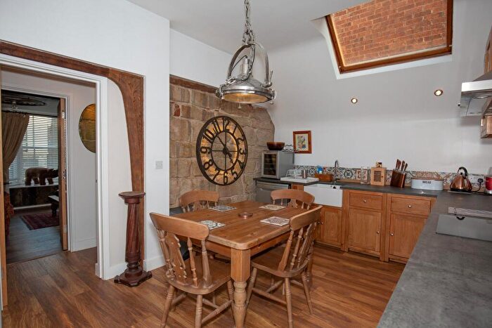 2 Bedroom Apartment To Rent In The Square, Kenilworth, Warwickshire, CV8
