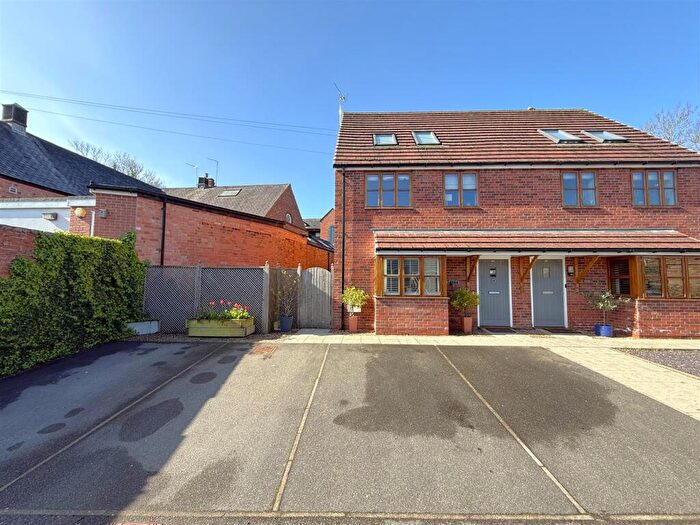 3 Bedroom Semi Detached House For Sale In Watling Street, Mountsorrel, Loughborough, LE12
