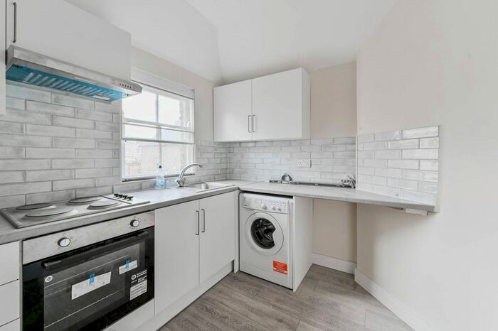 1 Bedroom Flat To Rent In Randolph Road, London, Walthamstow Village, London, E17