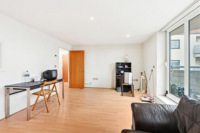 1 Bedroom Flat To Rent In Wards Wharf Approach, Royal Docks, London, E16