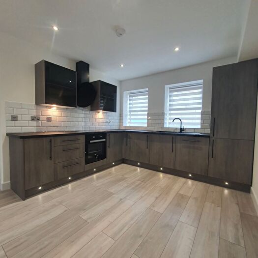2 Bedroom Flat To Rent In Higham Road, Chesham, HP5