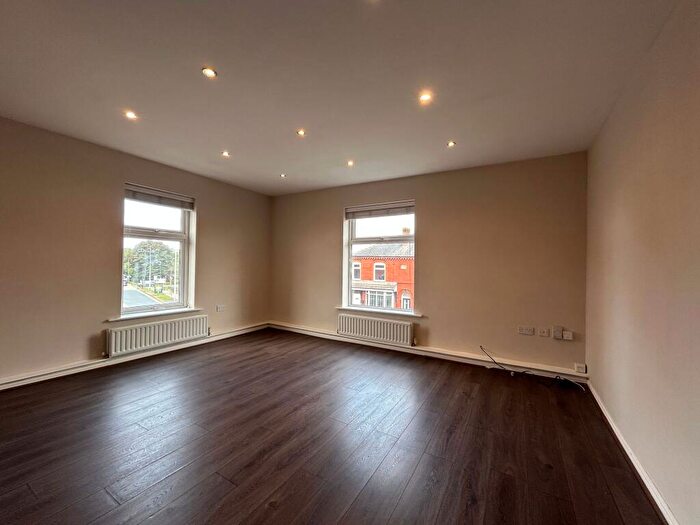 2 Bedroom Flat To Rent In Leigh Road, Worsley, M28
