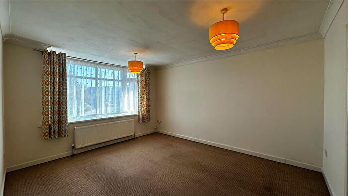 1 Bedroom Flat To Rent In Wimborne Road, Bournemouth, BH9