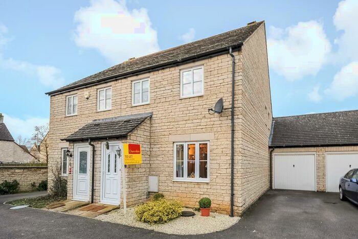 3 Bedroom Semi-Detached House To Rent In Woodrush Gardens, Carterton, OX18