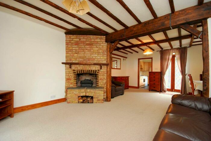 2 Bedroom House To Rent In Lower Green Road, Esher, KT10