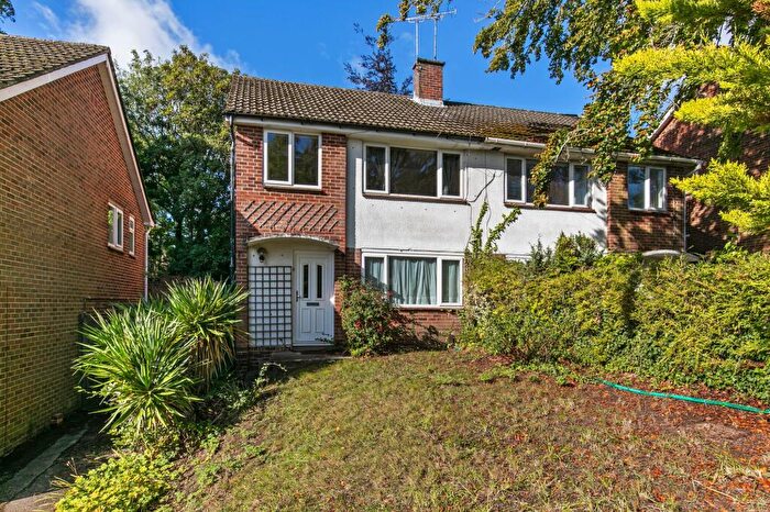 3 Bedroom Semi-Detached House For Sale In Queens Road, Winchester, SO22