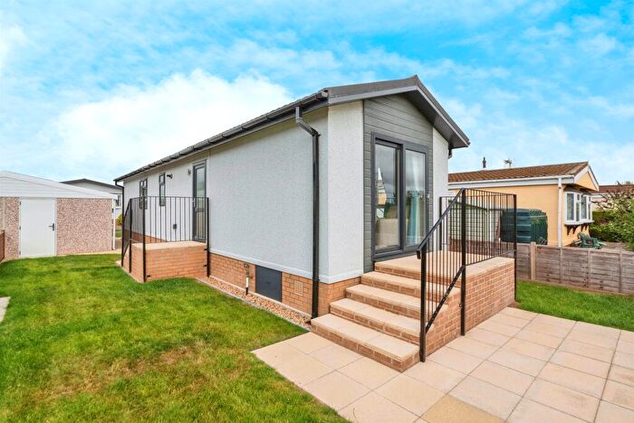 2 Bedroom Park Home For Sale In Allington Gardens, Allington, Grantham, NG32