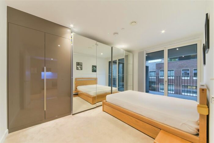 1 Bedroom Flat To Rent In Sayer Street, Elephant And Castle, London, SE17