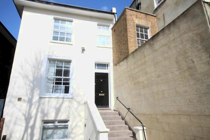 3 Bedroom Semi-Detached House To Rent In Vanbrugh Park, Blackheath, SE3