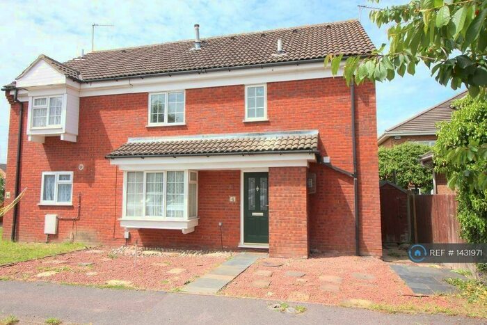 2 Bedroom Terraced House To Rent In Howard Close, Luton, LU3