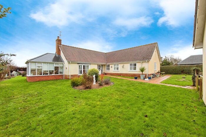 4 Bedroom Detached House For Sale In Stewart Field, Stowmarket, Suffolk, IP14