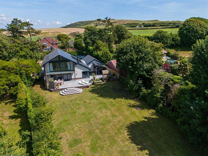 4 Bedroom Detached House For Sale In Southdown Road, Freshwater, PO40