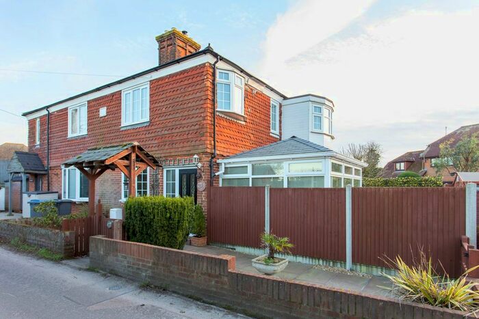 3 Bedroom Semi-Detached House For Sale In Lower Road, Staple, CT3