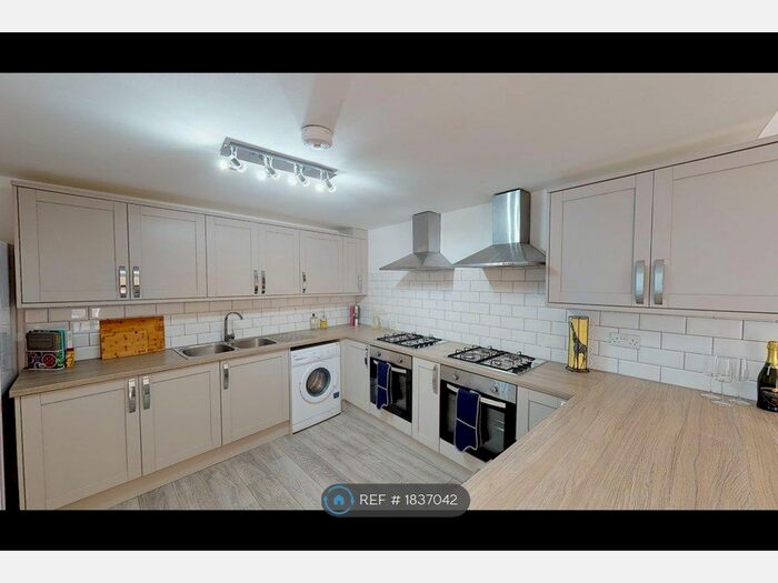 7 Bedroom Terraced House To Rent In Margate Road, Southsea, PO5