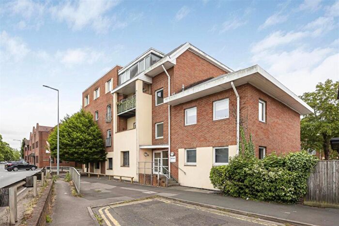 2 Bedroom Apartment For Sale In Moorbridge Road, Maidenhead, SL6