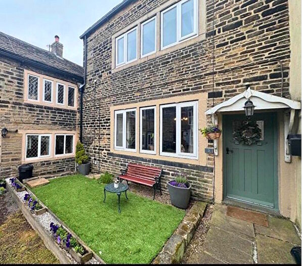 2 Bedroom Cottage For Sale In , Sowerby Croft, Sowerby Bridge, HX6