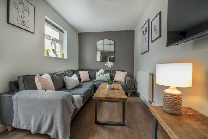 5 Bedroom Property To Rent In Bute Avenue, Nottingham, NG7