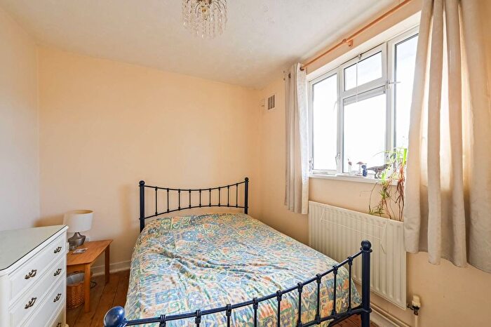 2 Bedroom Flat For Sale In Antenor House, Old Bethnal Green Road, Bethnal Green, London, E2