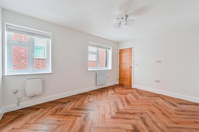 1 Bedroom Flat For Sale In St Martins House, Camden, London, NW1
