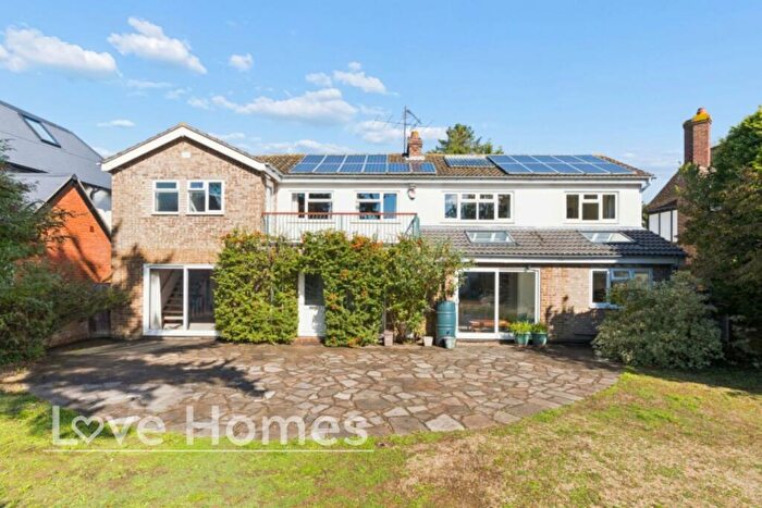 8 Bedroom Detached House For Sale In Sharpenhoe Road, Barton-Le Clay, MK45