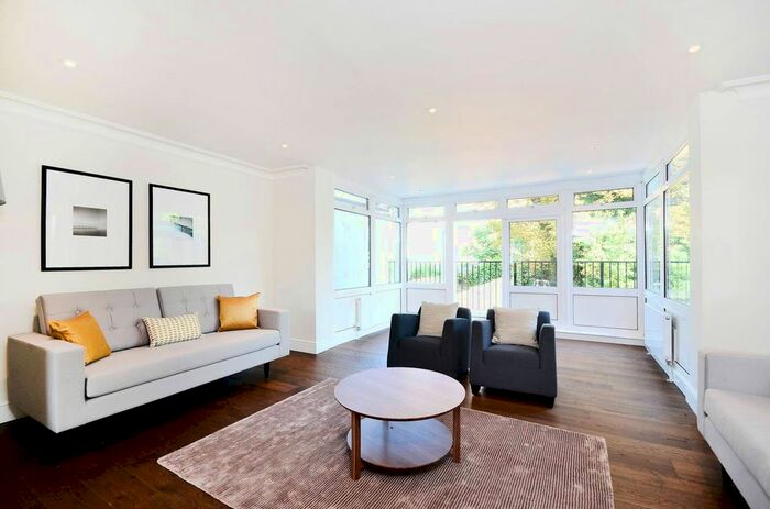 4 Bedroom Property To Rent In Harley Road, Primrose Hill, London, NW3