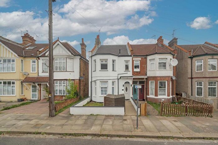 2 Bedroom Flat To Rent In Wellesley Road, Harrow, HA1
