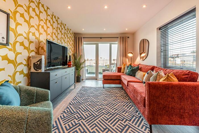 2 Bedroom Apartment For Sale In Newmarket Road, Cambridge, CB5