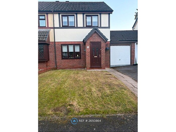 3 Bedroom Semi-detached House To Rent In Clos Pengelli, Grovesend, Swansea, SA4