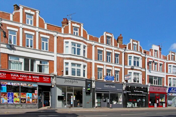 3 Bedroom Flat To Rent In York Street, Twickenham TW1
