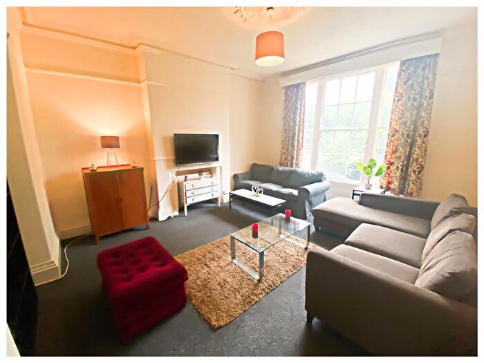 8 Bedroom Detached House To Rent In Broomgrove Crescent, S10