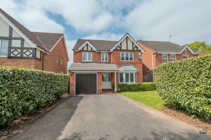 4 Bedroom Detached House For Sale In Defford Close, Redditch, B97