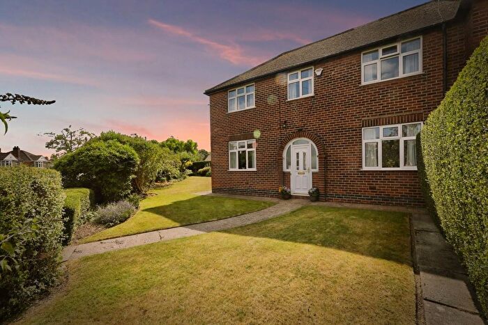 4 Bedroom Semi-Detached House For Sale In Bradway Grange Road Bradway, Sheffield, S17