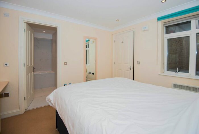 1 Bedroom Flat To Rent In Kew Gardens Road, Richmond, TW9