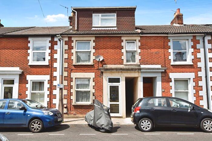 4 Bedroom Terraced House For Sale In Hamilton Road, Salisbury ***Video Tour***, SP1