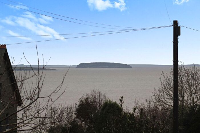 2 Bedroom Flat For Sale In Clive Crescent, Penarth, CF64