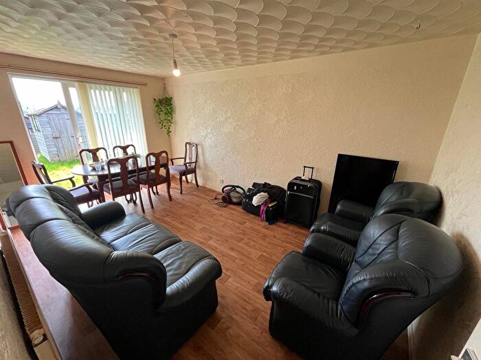 2 Bedroom Bungalow To Rent In Spencer Street, Oldham, OL1