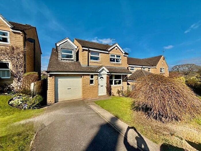 4 Bedroom Detached House For Sale In Overland Crescent, Apperley Bridge, Bradford, BD10
