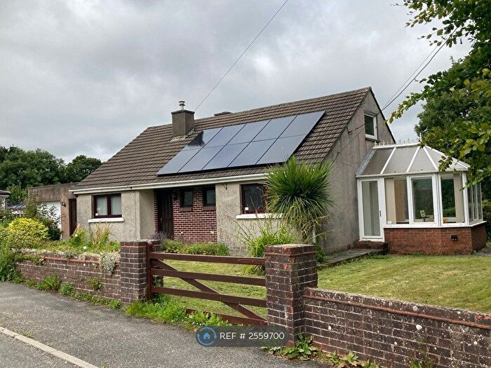 3 Bedroom Bungalow To Rent In New Road, Hook, SA62