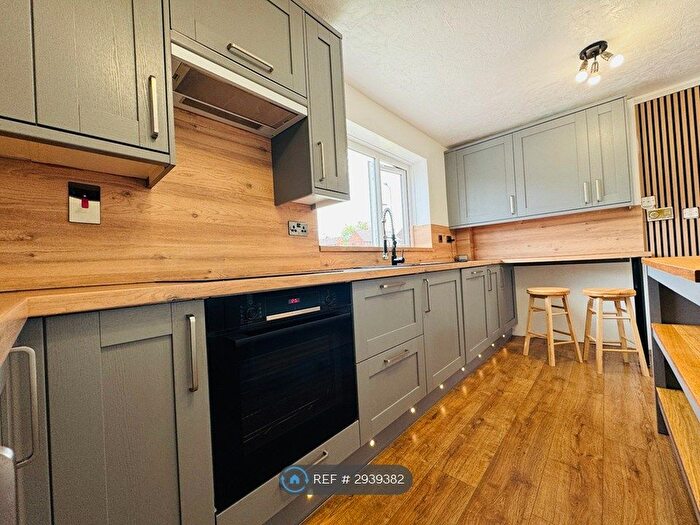 3 Bedroom Semi-Detached House To Rent In Langdale Avenue, Wigan, WN2