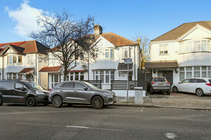 4 Bedroom Semi-Detached House To Rent In Burnley Road, London, NW10