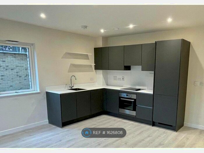 1 Bedroom Flat To Rent In Buttercup Apartments, London, NW7