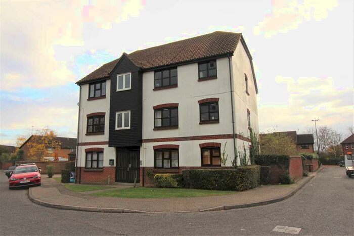 2 Bedroom Apartment To Rent In Two Bed Apartment - Newland Spring, CM1