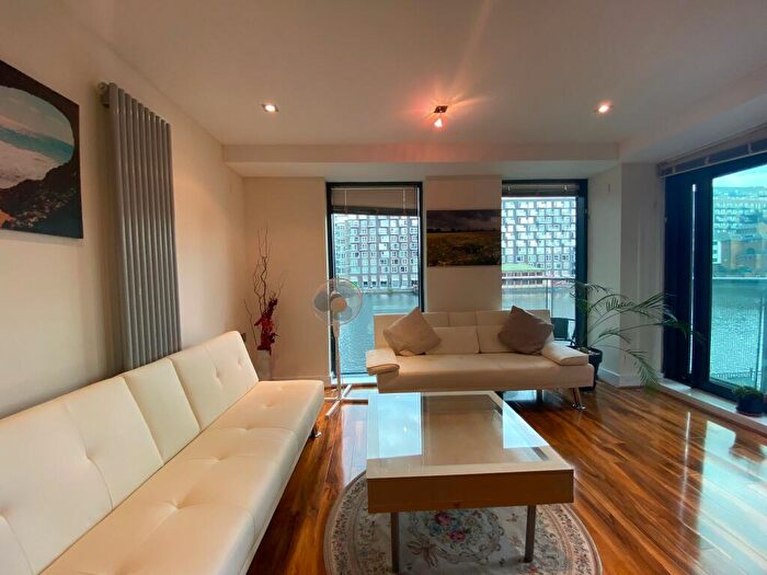 2 Bedroom Flat To Rent In Millharbour, Canary Wharf, E14