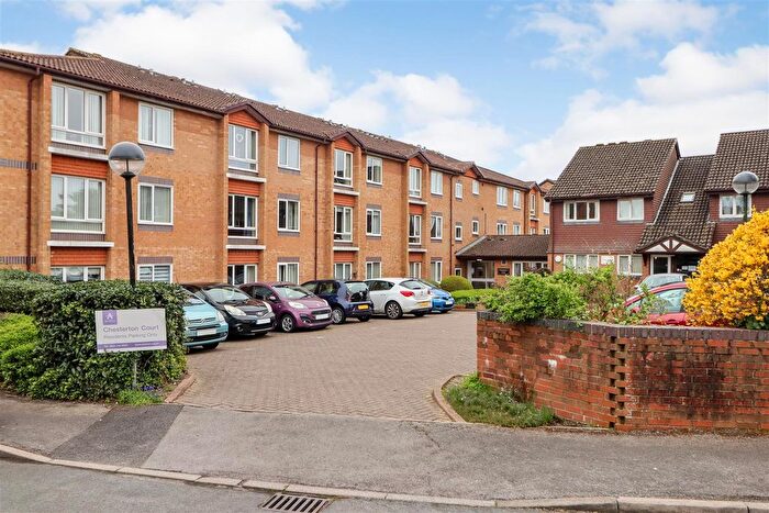 1 Bedroom Flat For Sale In Chesterton Court, Horsham, RH13