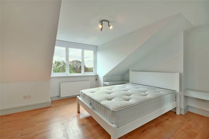 3 Bedroom Flat To Rent In King Henry's Road, Primrose Hill, NW3