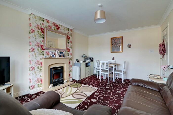 2 Bedroom Bungalow For Sale In Kingsdale, Scunthorpe, Lincolnshire, DN17