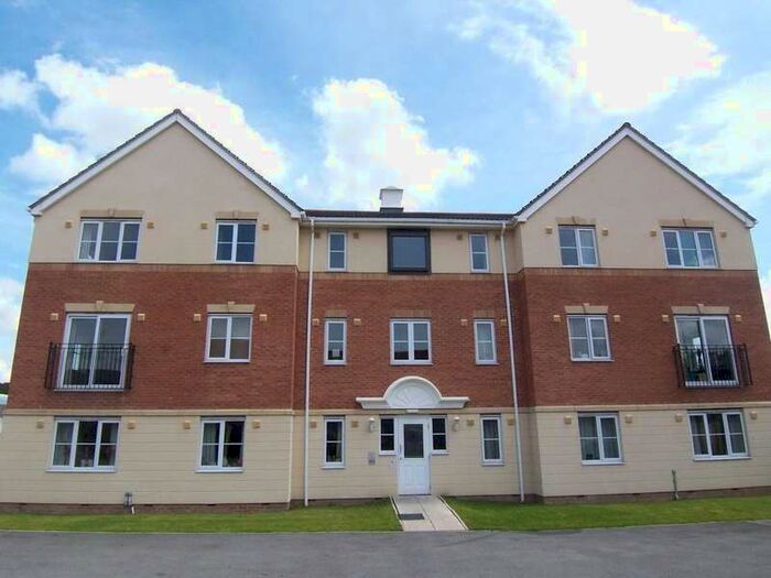 2 Bedroom Apartment To Rent In Manor Park Road, Cleckheaton, West Yorkshire, BD19