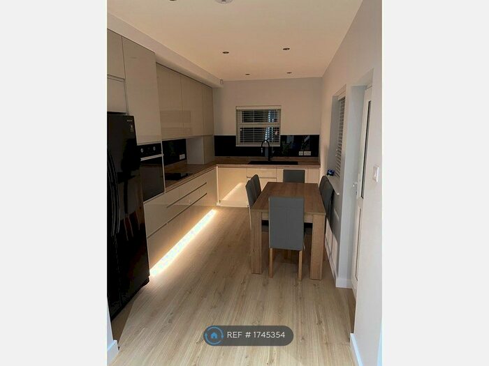 4 Bedroom Semi-Detached House To Rent In Lincoln Avenue, Bournemouth, BH1