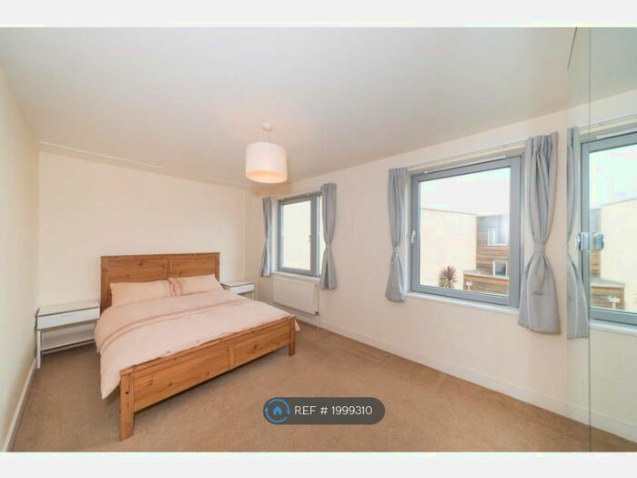 1 Bedroom Flat To Rent In Bourbon Lane, London, W12