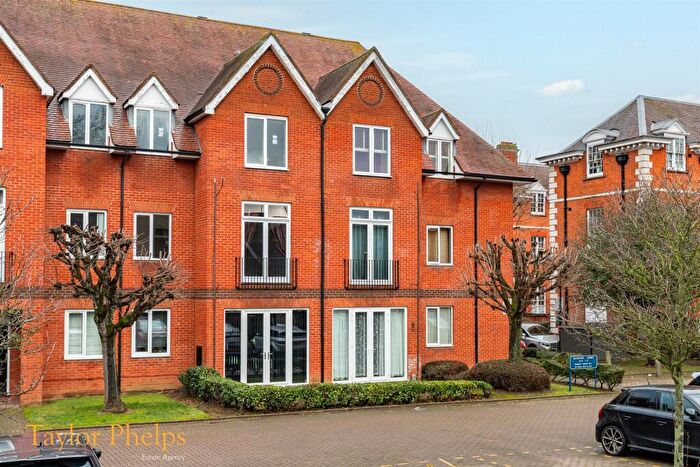 2 Bedroom Apartment For Sale In Bluecoat Court, Hertford, SG14